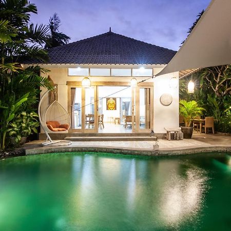 Ambermoon Villas Семиняк Екстериор снимка