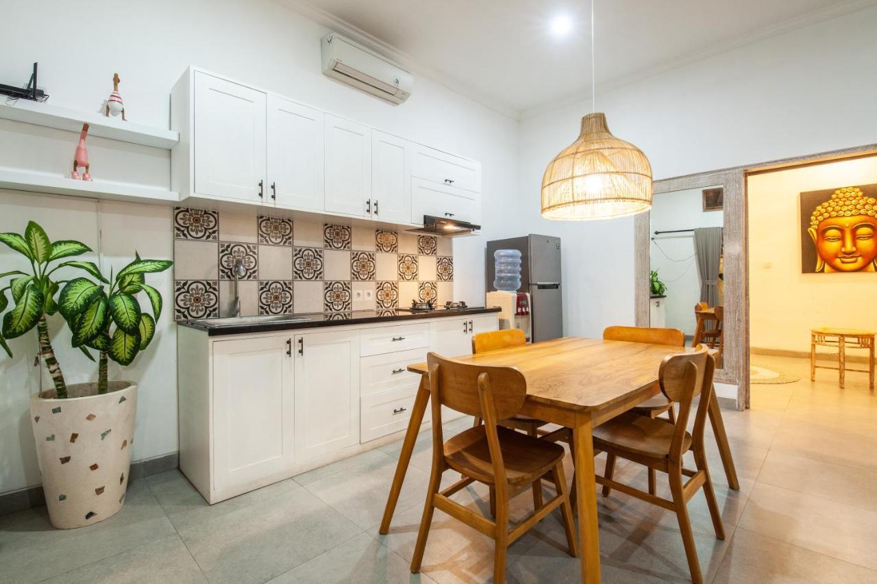 Ambermoon Villas Семиняк Екстериор снимка