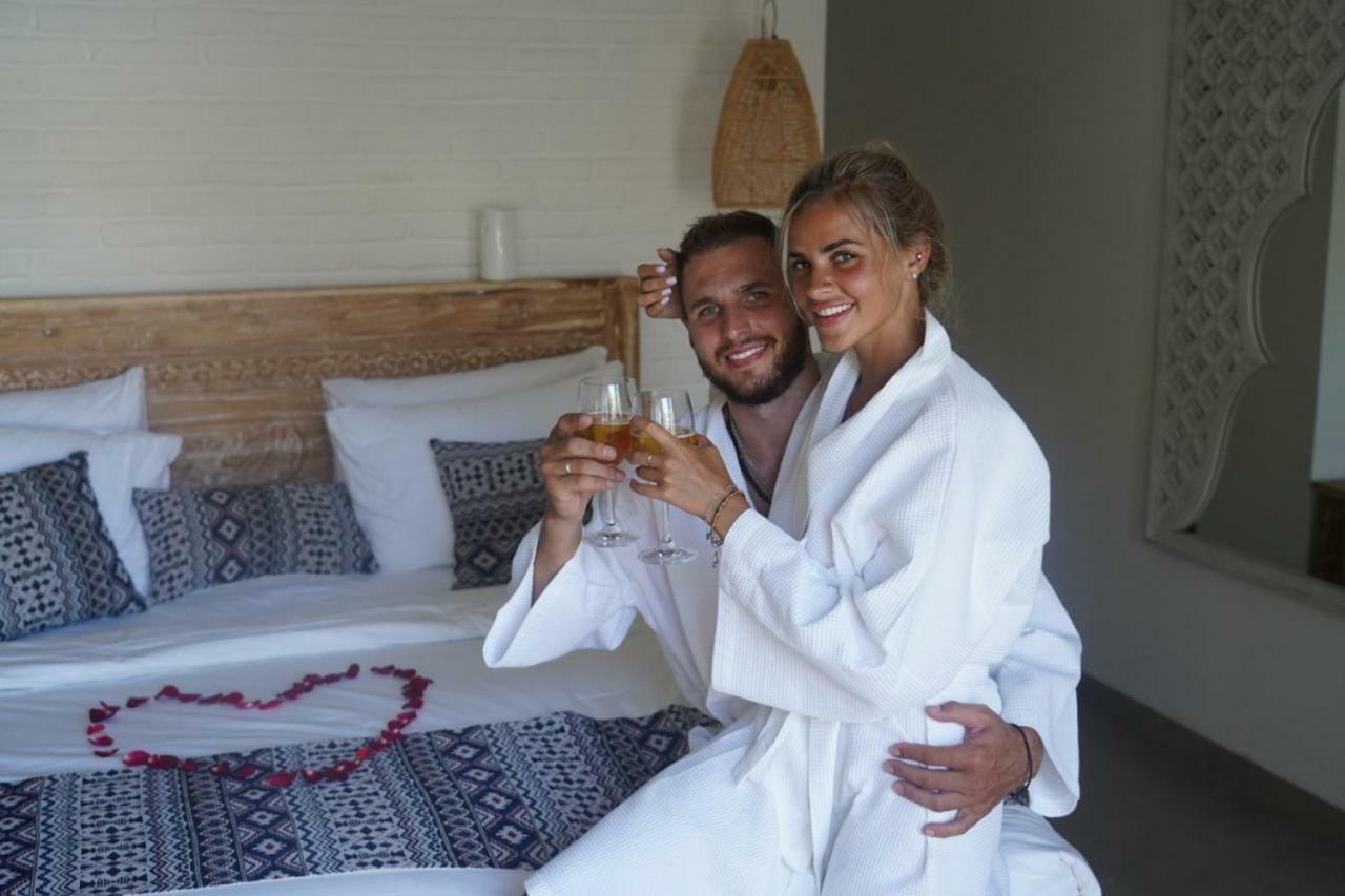 Ambermoon Villas Семиняк Екстериор снимка